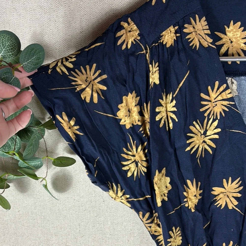 Urban Outfitters> Floral Navy Short Sleeve Wrap Dress Extra Small - Picture 3 of 9